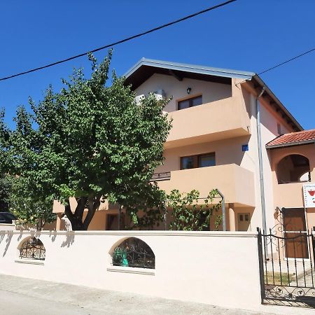 Apartments Cherry Gornji Karin Dış mekan fotoğraf