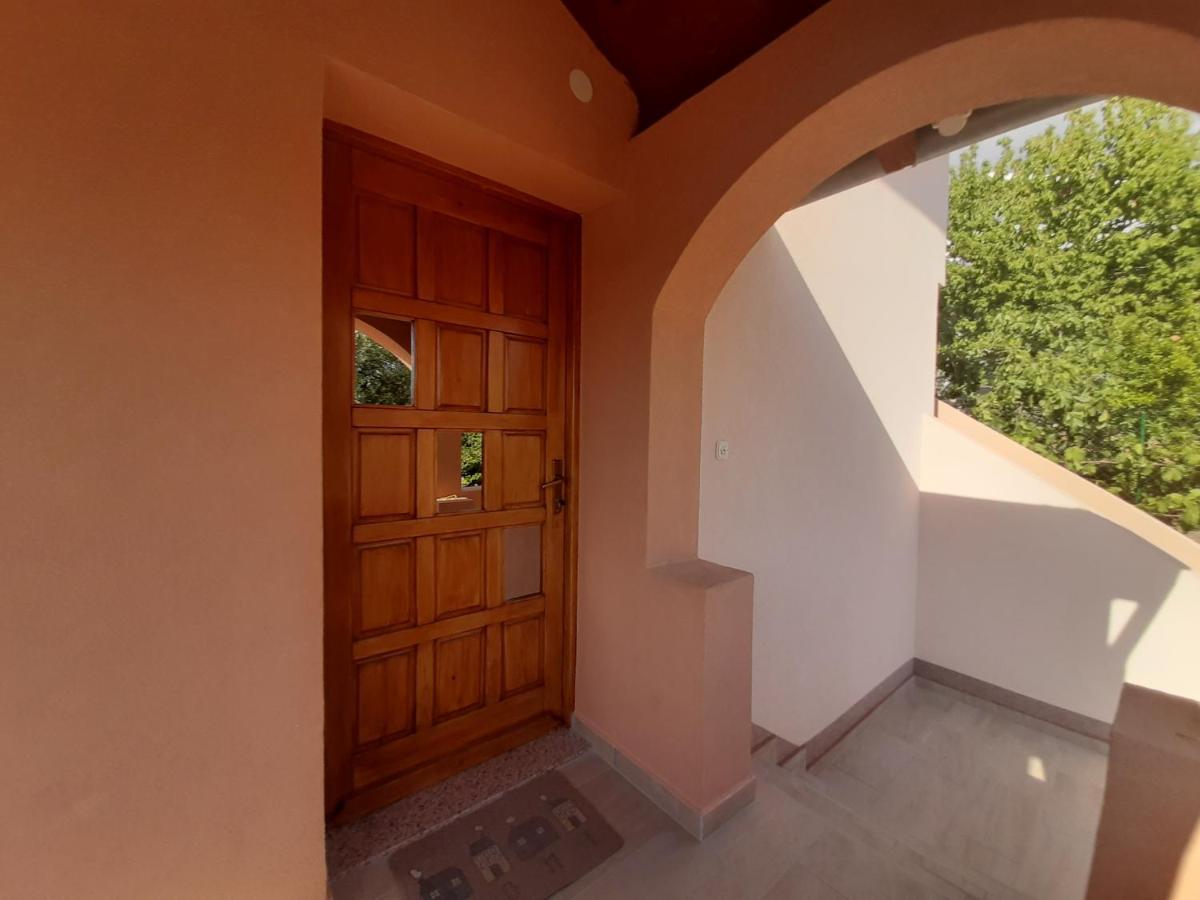Apartments Cherry Gornji Karin Dış mekan fotoğraf