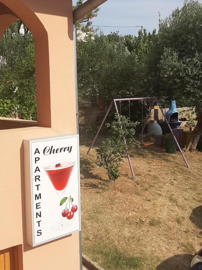 Apartments Cherry Gornji Karin Dış mekan fotoğraf